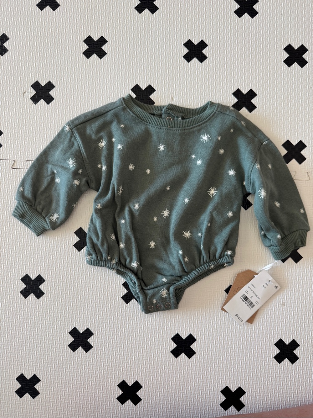 Grayson Collective Baby long sleeve Bodysuit in Sage Green size NB NWT